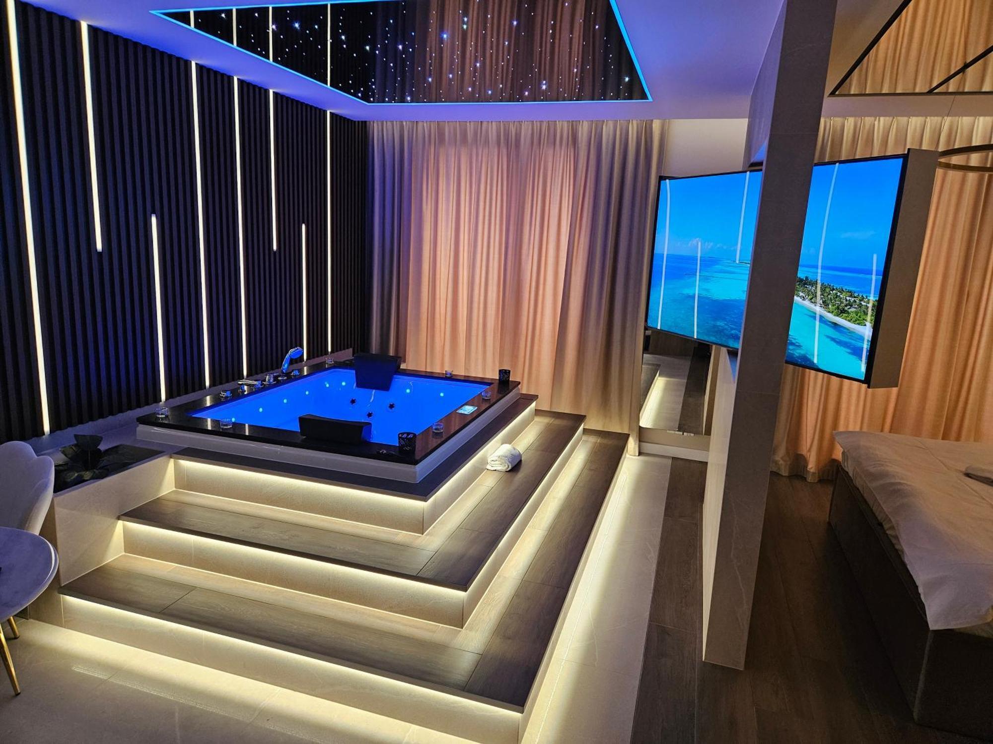 Masarska 8 Vip Apartamenty Jacuzzi Краков Экстерьер фото