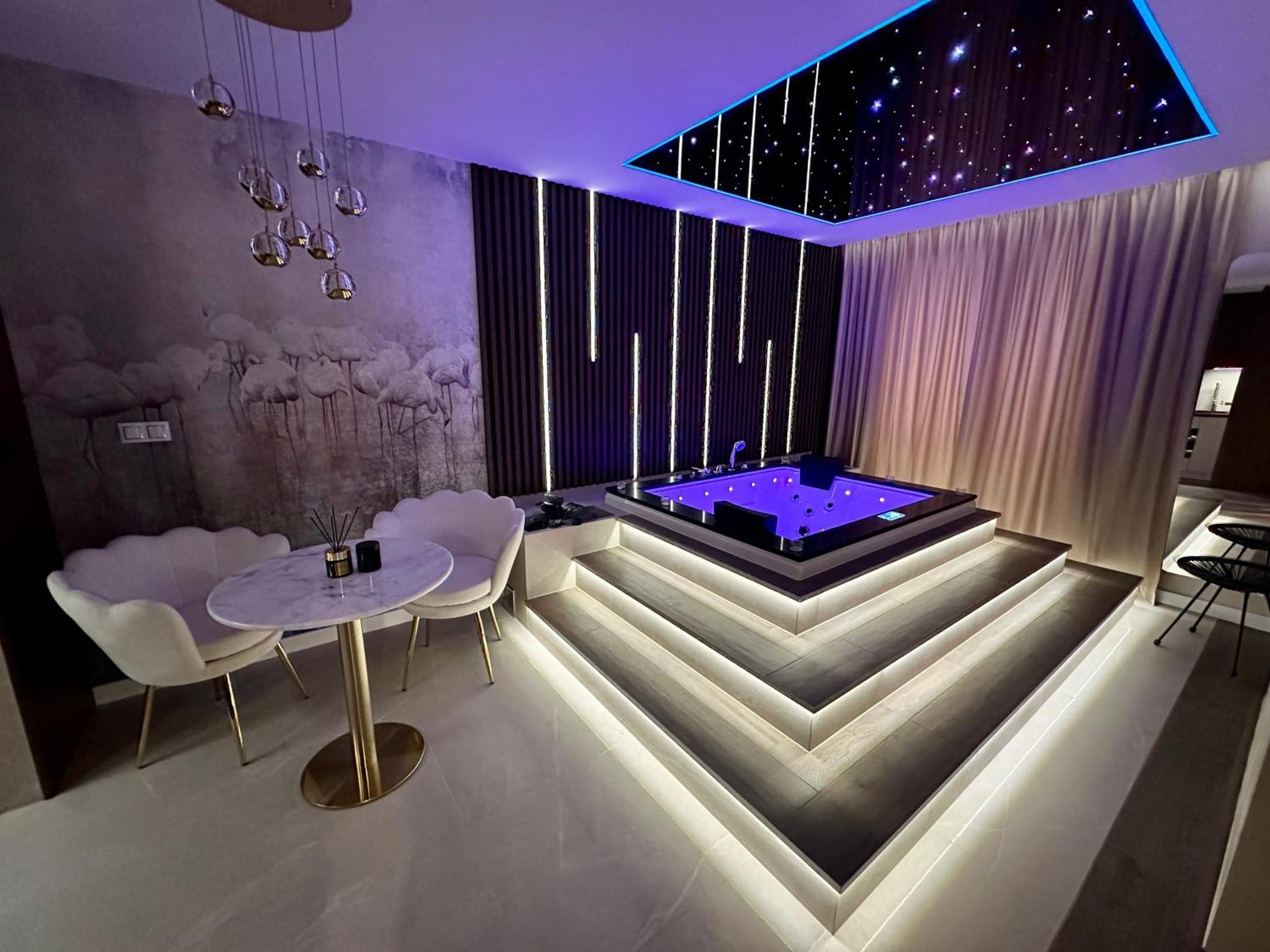 Masarska 8 Vip Apartamenty Jacuzzi Краков Экстерьер фото