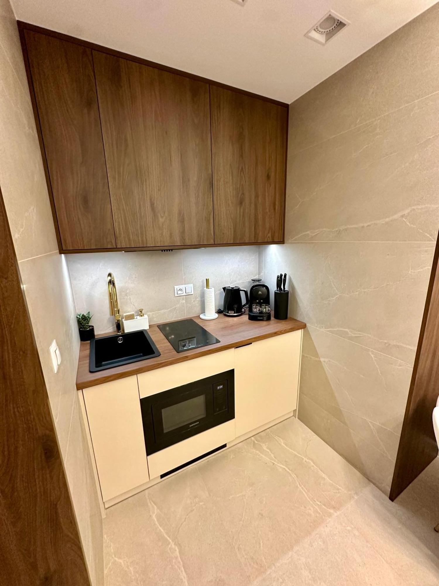 Masarska 8 Vip Apartamenty Jacuzzi Краков Экстерьер фото